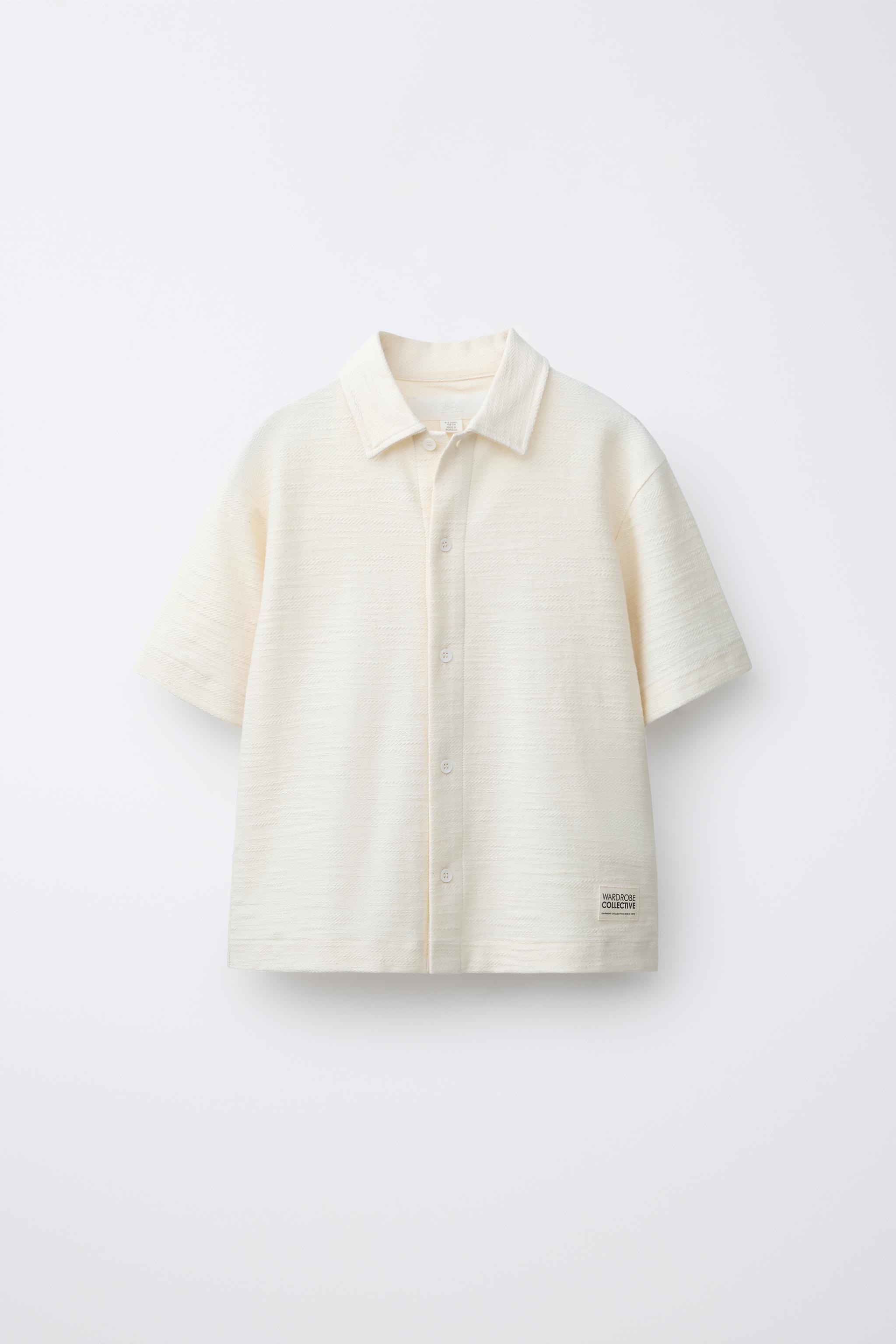 ENSEMBLE CHEMISE ET BERMUDA TEXTURÉS AVEC ÉTIQUETTE
